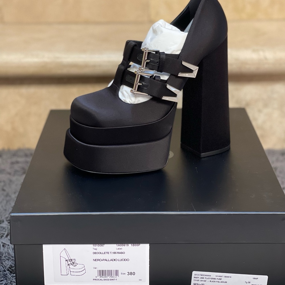 Versace Mary Jane pump size 38